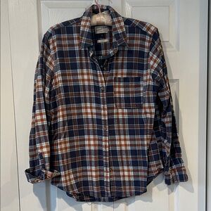 Universal Thread women’s  Plaid Shirt in Navy, Rust & Light Blue